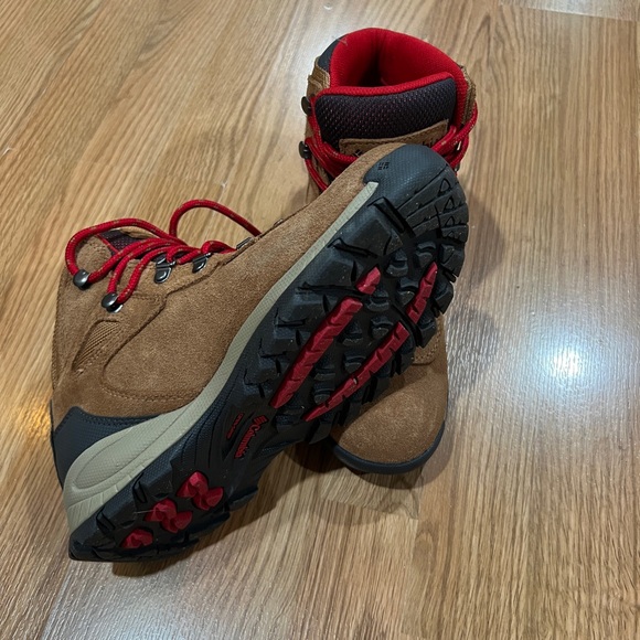 Columbia Brown and Red Women's Hiking Boots - Picture 4 of 7